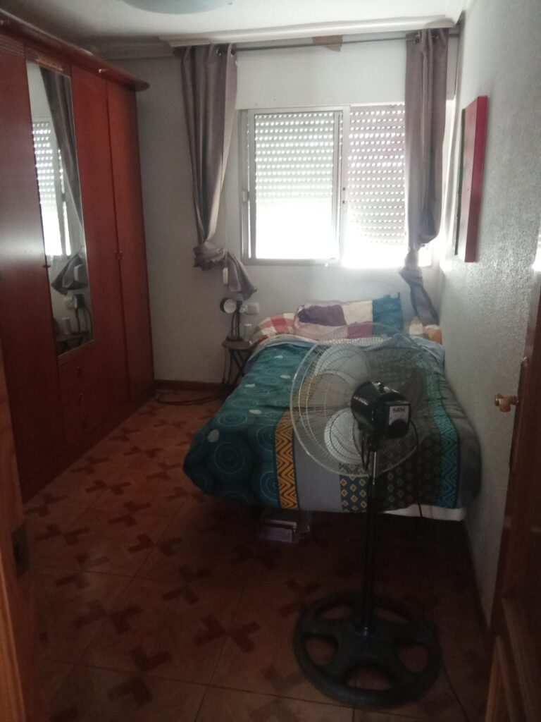 PISO EN ALGUAZAS